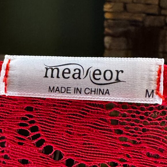 Stylish fitted Red Blouse with draped front and Lace on the back, Size Medium - Picture 7 of 8